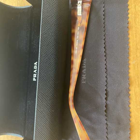 Prada tortoiseshell eyeglasses with Prada cloth and case - Picture 3 of 6